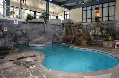 The excellent indoor swimming pool at Sidney James Mountain Lodge in Gatlinburg.