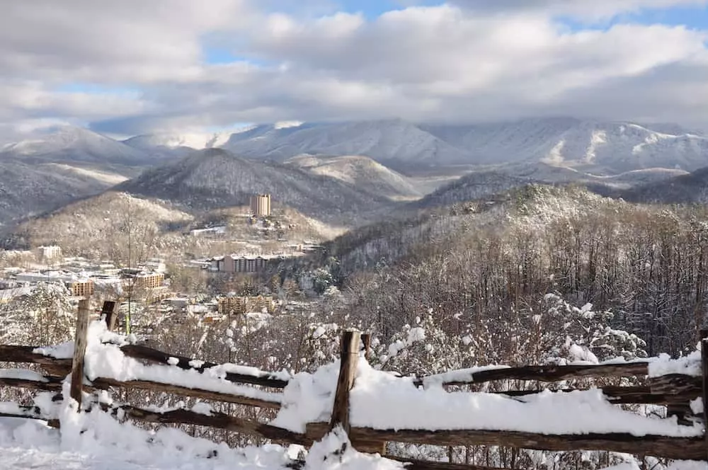 gatlinburg covered in snow