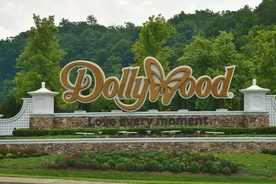 Dollywood sign