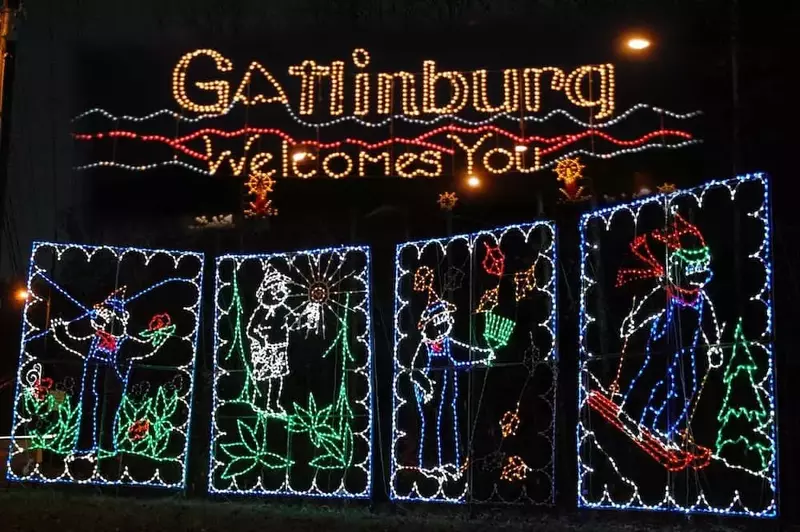 gatlinburg christmas sign
