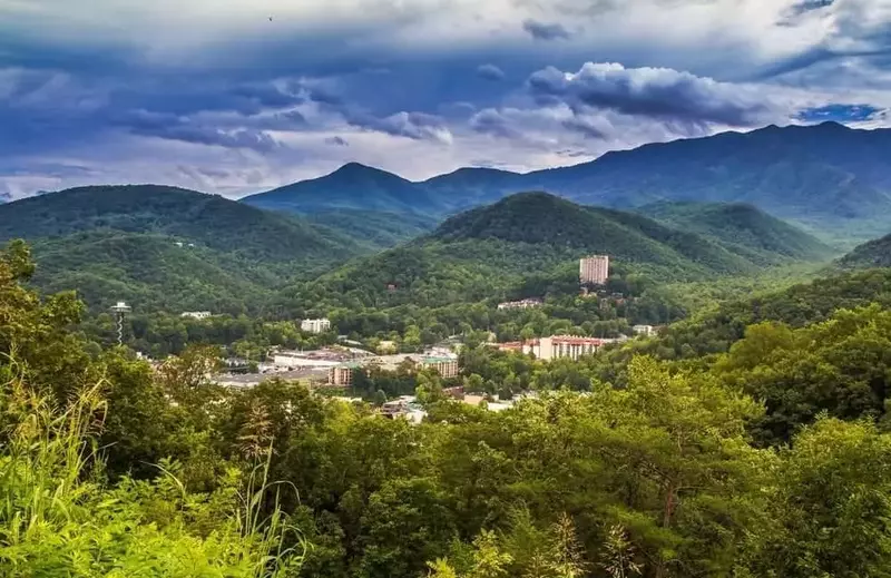 summer vacation in gatlinburg tennessee