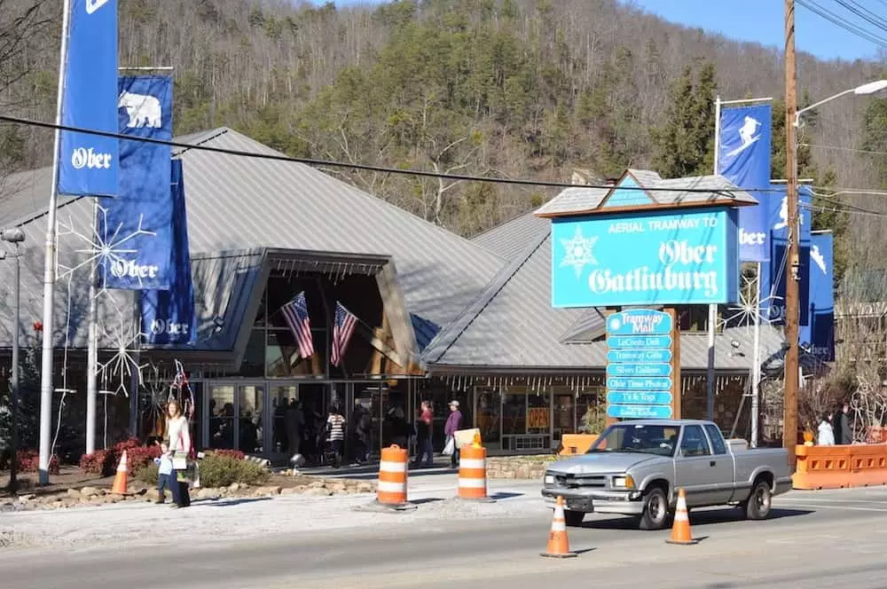 The office for the Ober Gatlinburg Aerial Tramway on The Strip.