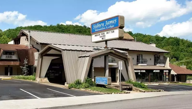 Sidney James Mountain Lodge, a Gatlinburg TN hotel.
