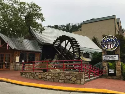 Calhouns-in-gatlinburg