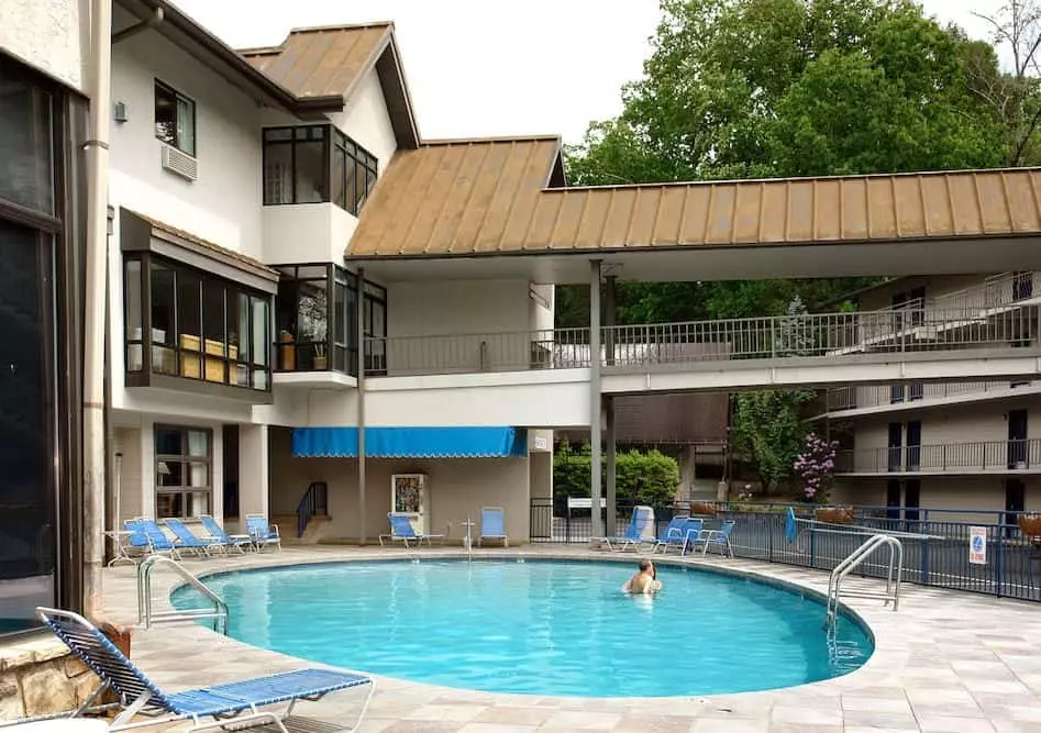 The outdoor swimming pool at Sidney James Mountain Lodge in Gatlinburg.
