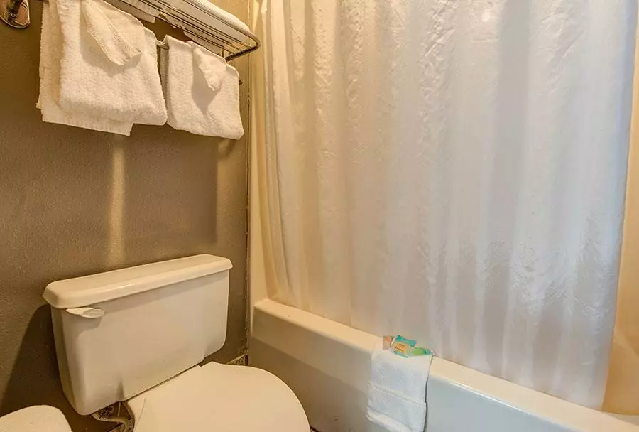 bathroom in Courtside Double  Queen Bed Room