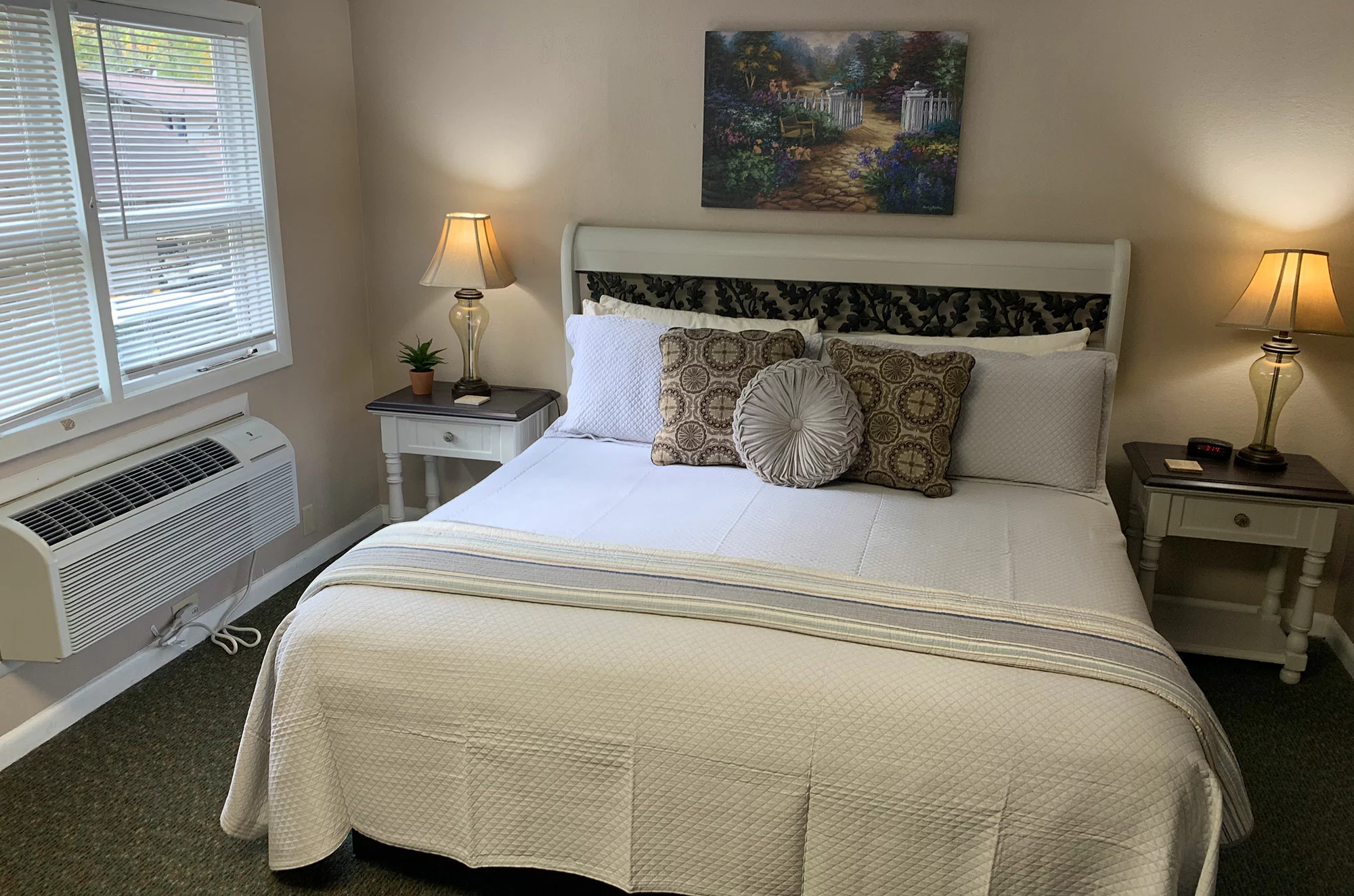 bedroom in Gatlinburg cabin