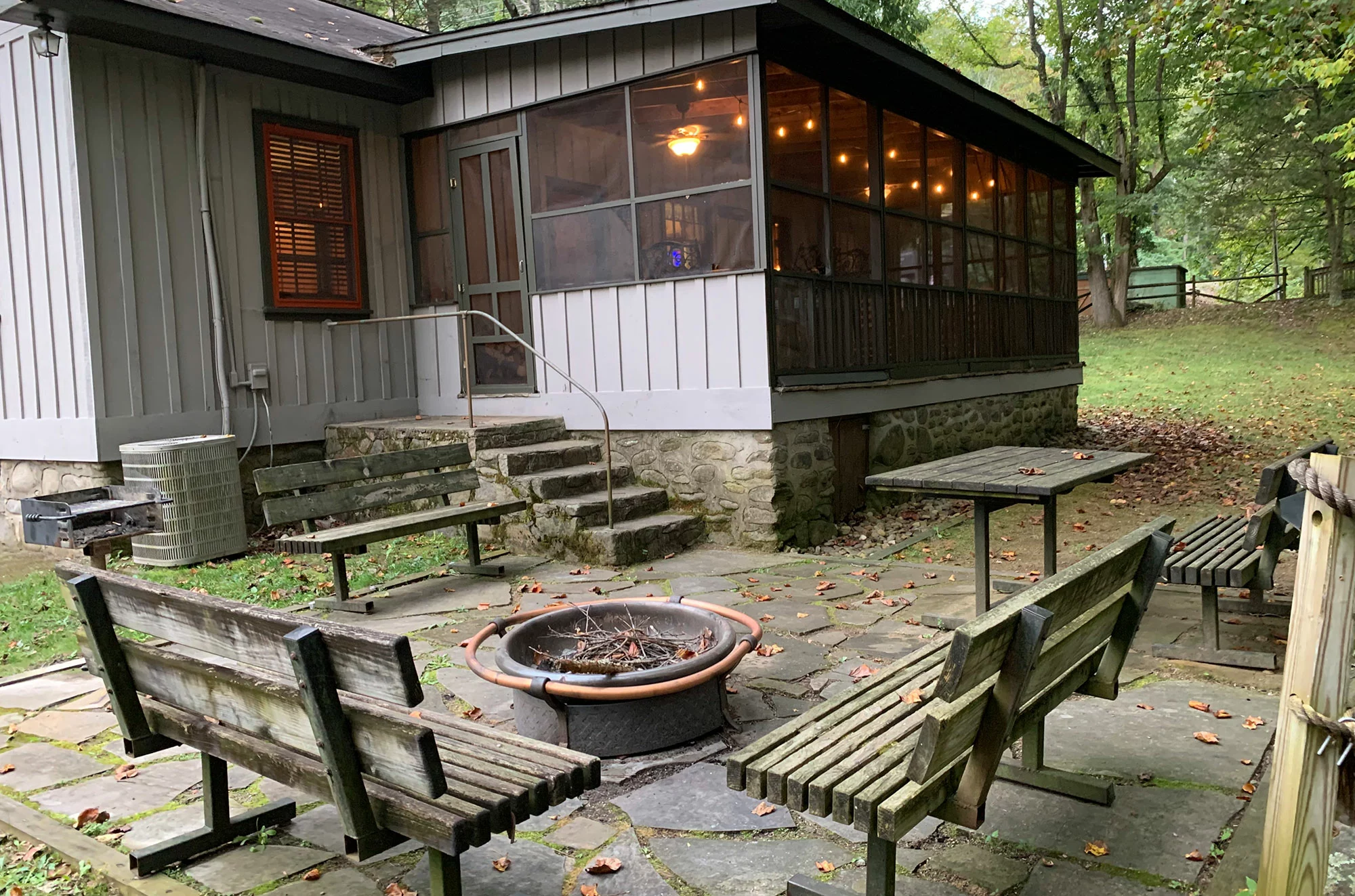 outdoor fire pit at Gatlinburg cabin