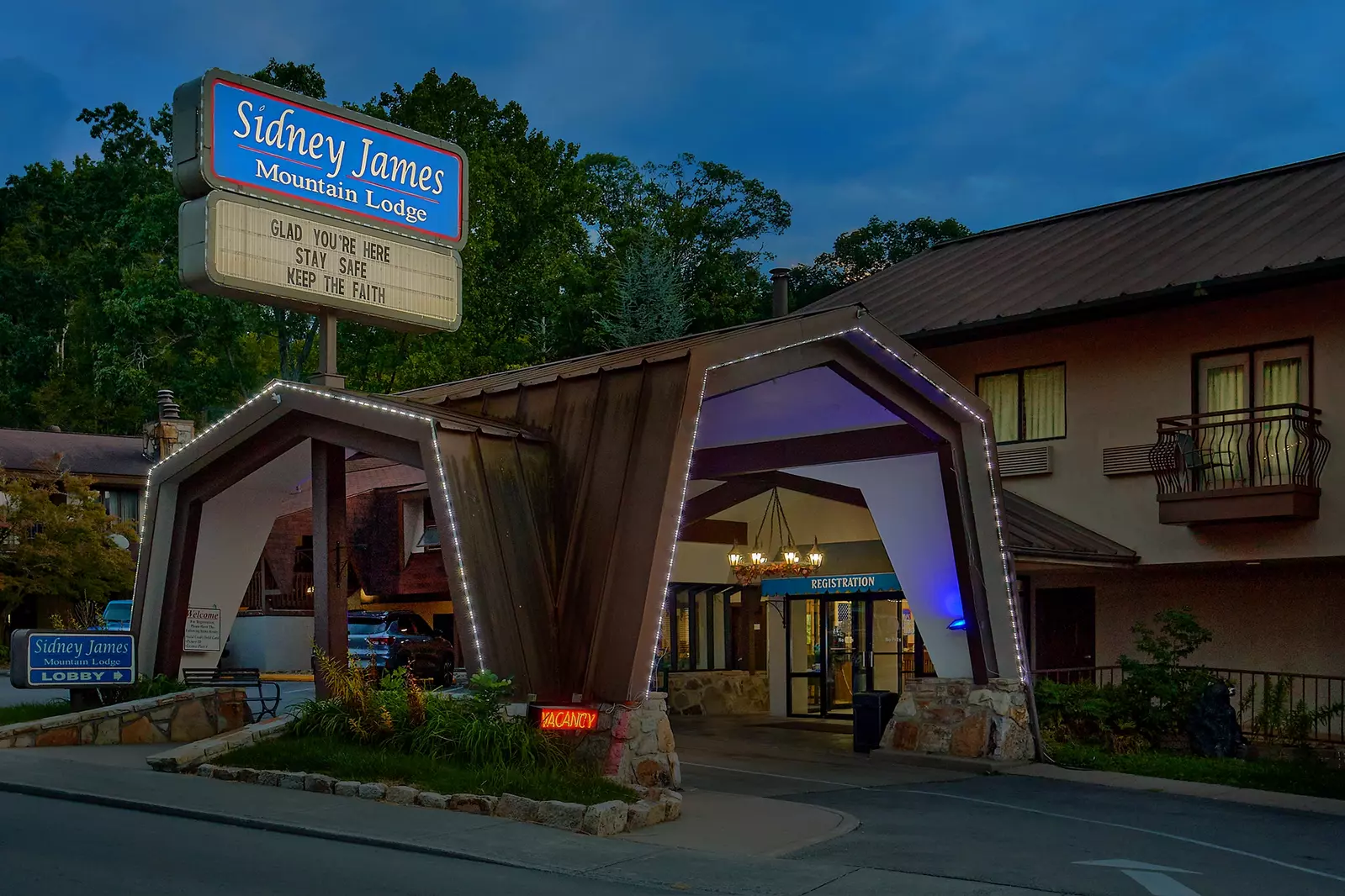 Sidney James Mountain Lodge in Gatlinburg at night 