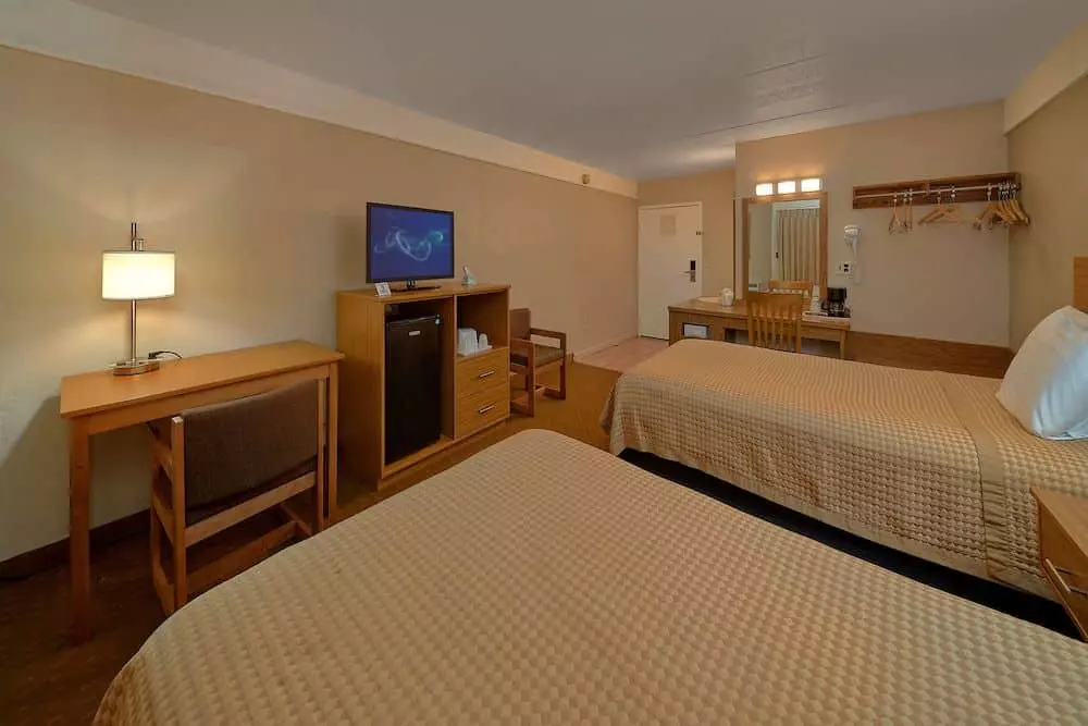 bedroom at Sidney James Mountain Lodge