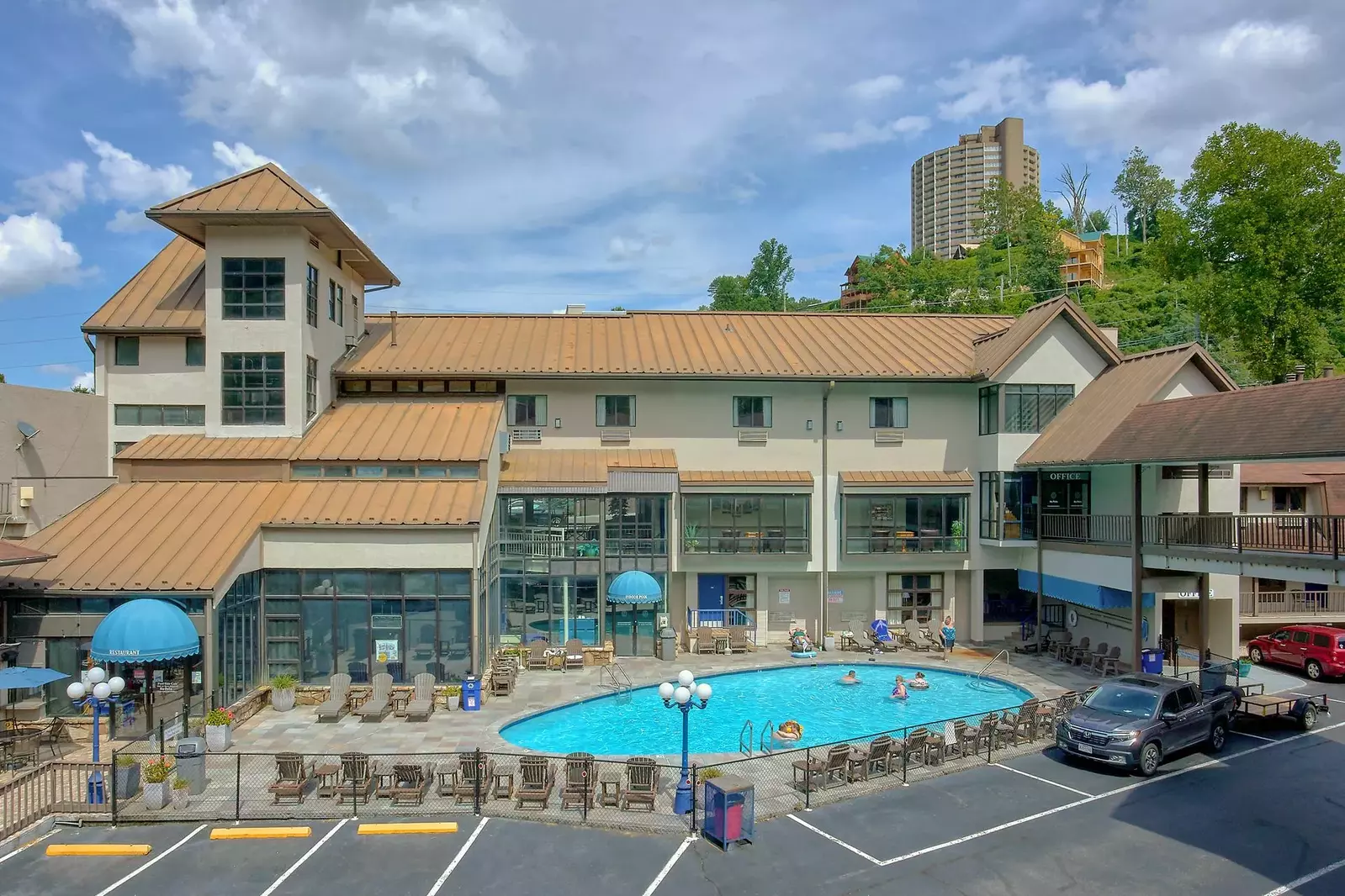 Outdoor pool at Sidney James Mountain Lodge