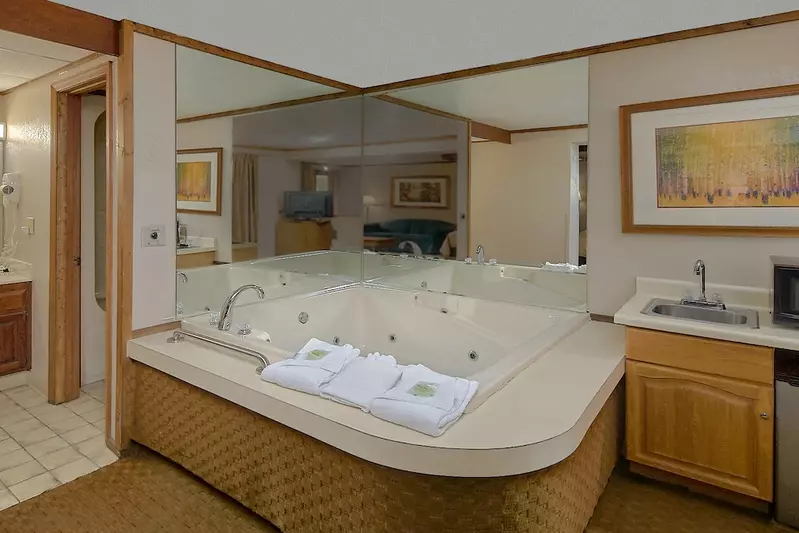 Jacuzzi Room in Sidney James